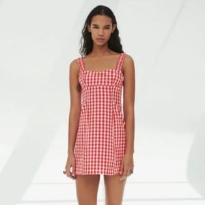 zara blogger fave! red gingham dress